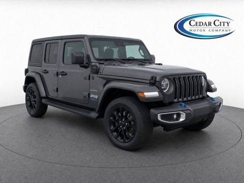 Used 2022 Jeep Wrangler Unlimited Sahara w/ Cold Weather Group AWD/4WD image 1