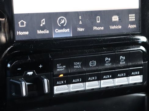 Used 2022 RAM 2500 Laramie w/ Night Edition AWD/4WD image 30