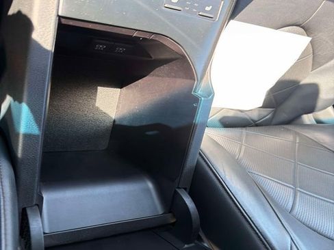 Used 2018 Toyota Camry XLE image 24