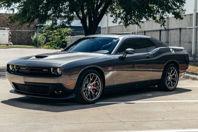Used 2015 Dodge Challenger SRT w/ Technology Group RWD image 6