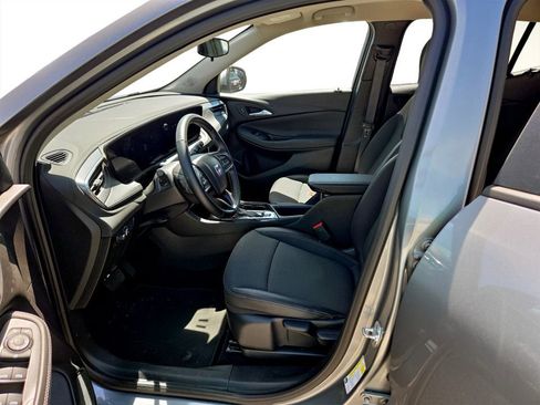 Used 2025 Buick Encore GX Preferred AWD/4WD image 28
