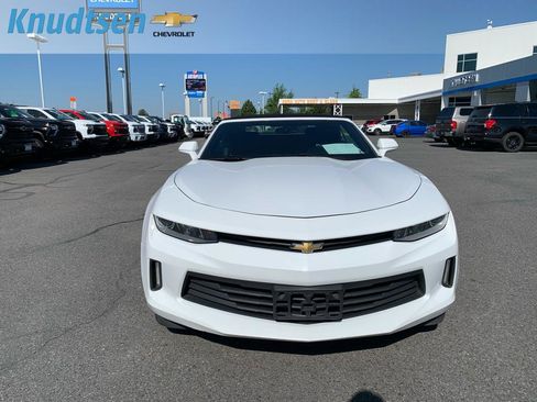 Used 2018 Chevrolet Camaro LT RWD image 2