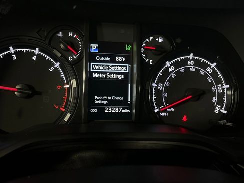 Used 2024 Toyota 4Runner SR5 AWD/4WD image 10