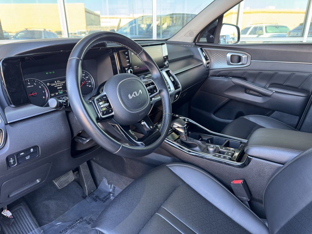 Used 2022 Kia Sorento SX FWD image 35