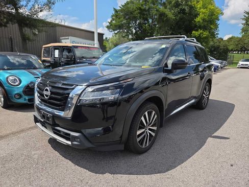 Used 2023 Nissan Pathfinder Platinum w/ Cargo Package AWD/4WD image 6