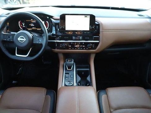 Certified 2025 Nissan Pathfinder Platinum w/ Lighting Package (N92) AWD/4WD image 29