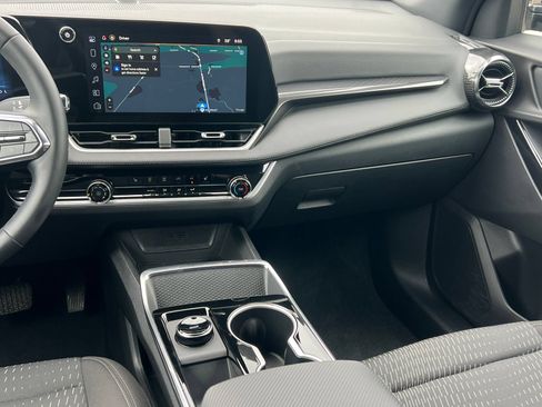 Certified 2026 Chevrolet Equinox LT AWD/4WD image 35