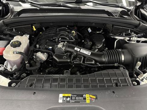 Used 2024 Jeep Grand Cherokee Limited w/ Luxury Tech Group II image 38