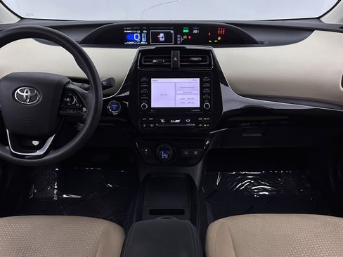 Used 2022 Toyota Prius LE image 25