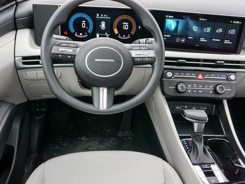 New 2026 Hyundai Tucson SE image 13