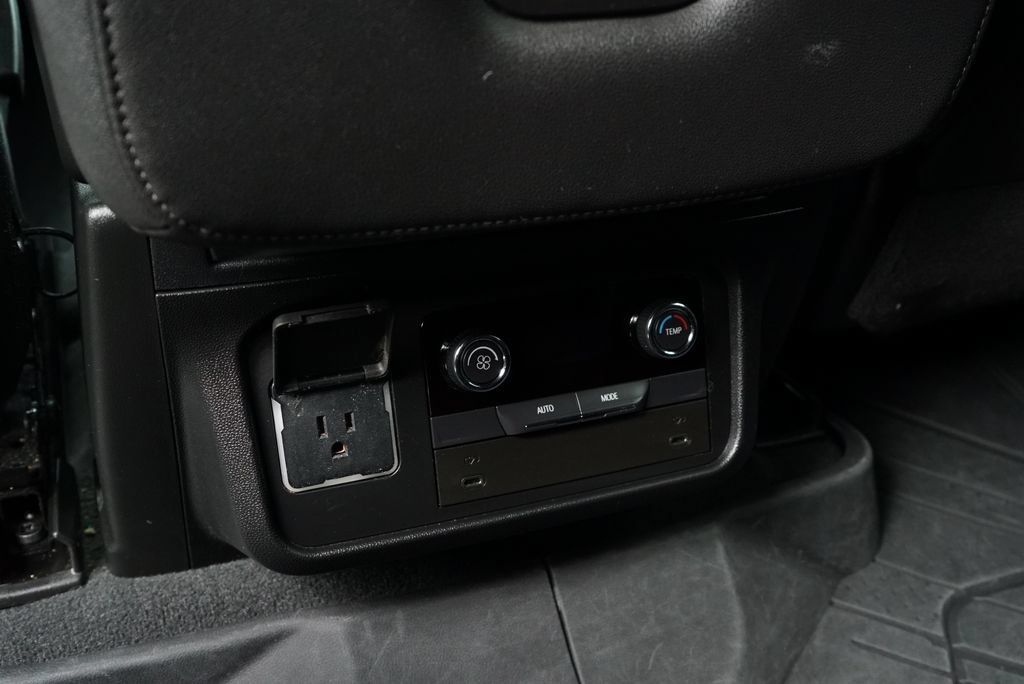 Used 2026 Chevrolet Tahoe LS AWD/4WD image 12