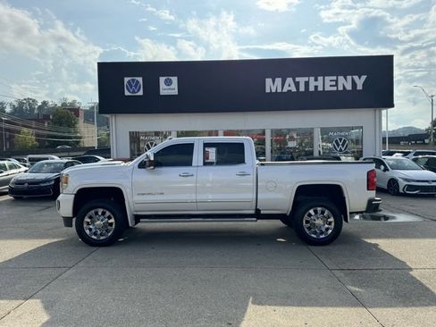 Used 2019 GMC Sierra 2500 Denali w/ Duramax Plus Package image 2