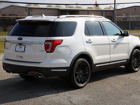 Used 2018 Ford Explorer Platinum image 8