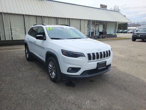 Used 2022 Jeep Cherokee Latitude Lux w/ Sun & Sound Group AWD/4WD image 5