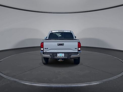 Certified 2019 Toyota Tacoma SR5 AWD/4WD image 7