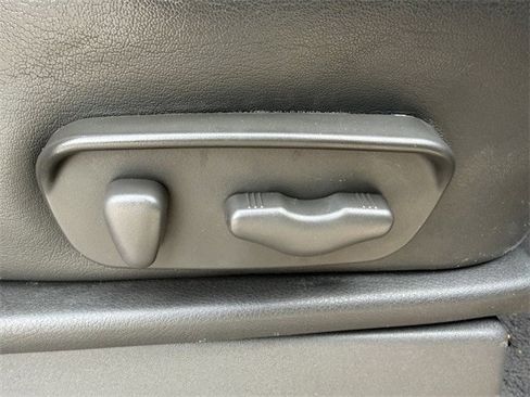 Used 2020 Nissan Frontier PRO-4X w/ Pro-4x Utility Package image 38