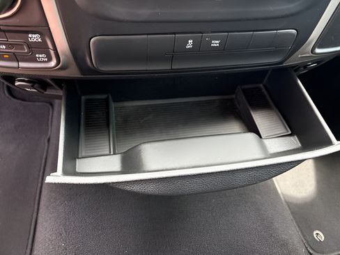 Used 2016 RAM 1500 Classic SLT AWD/4WD image 35