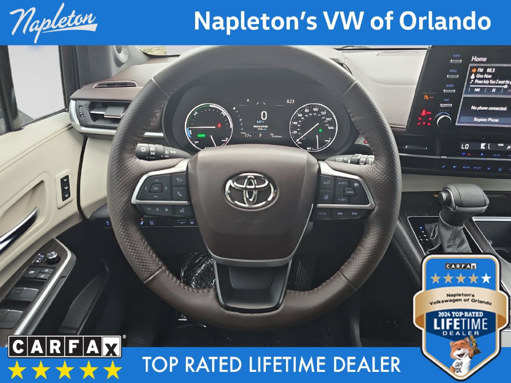 Used 2024 Toyota Sienna Platinum FWD image 12