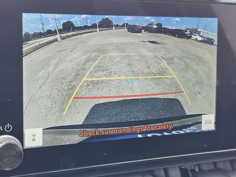 Used 2025 Toyota RAV4 XLE FWD image 19
