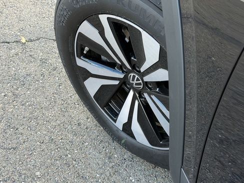 New 2026 Volkswagen Atlas SE image 10