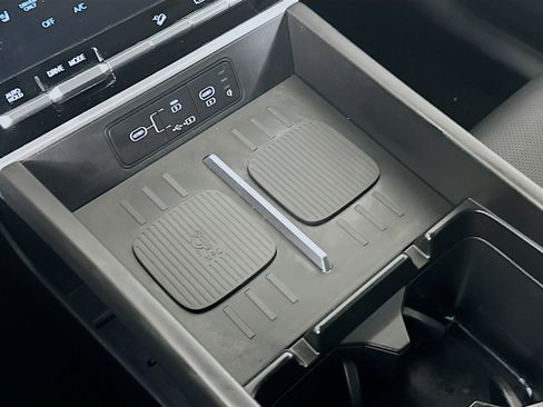 Used 2025 Hyundai Santa Fe SEL FWD image 26