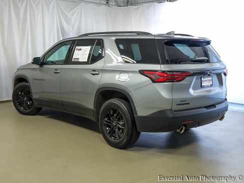 Used 2023 Chevrolet Traverse LT FWD image 8