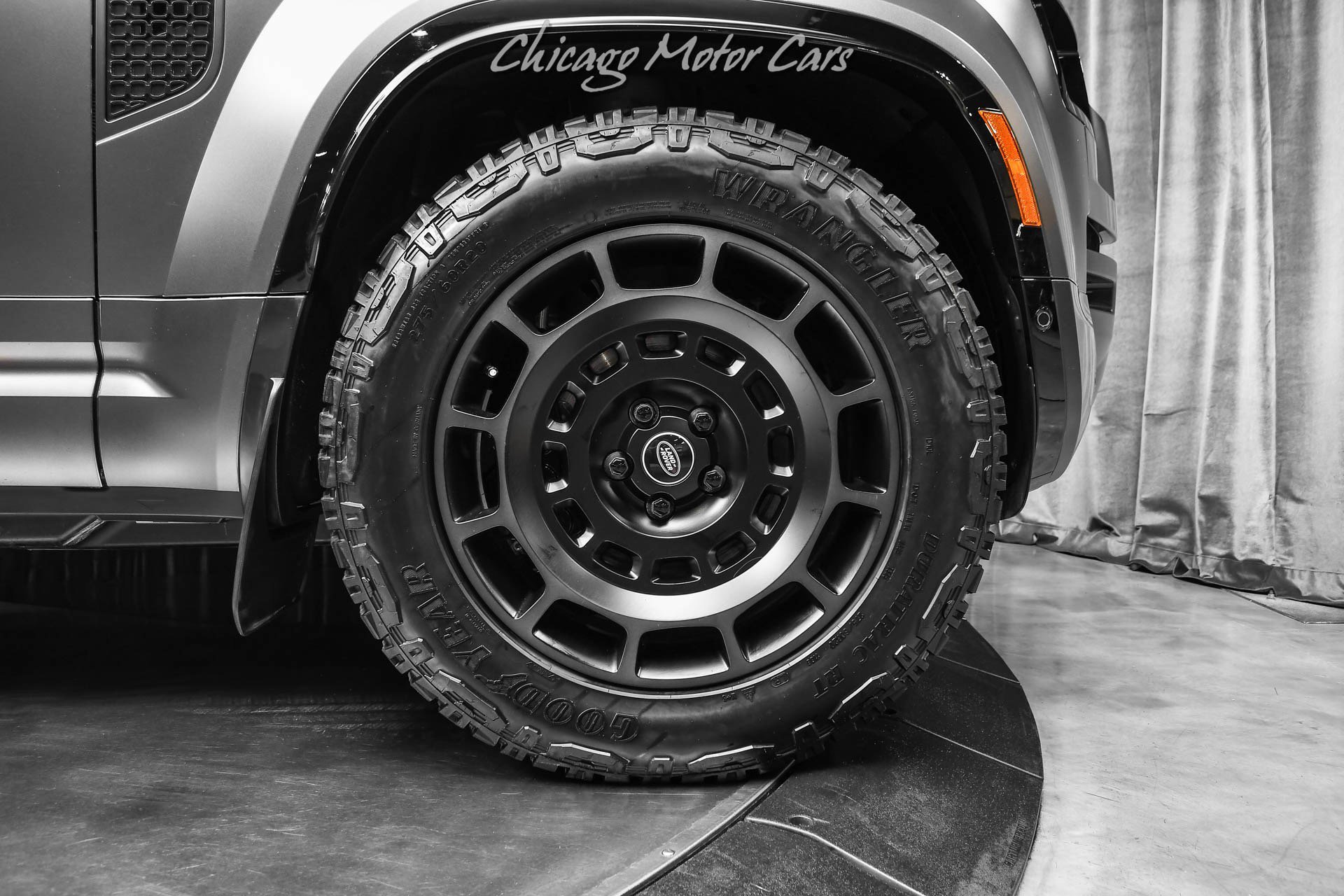 Used 2025 Land Rover Defender 110 AWD/4WD image 57