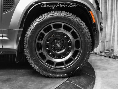 Used 2025 Land Rover Defender 110 AWD/4WD image 57