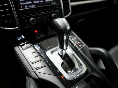 Used 2012 Porsche Cayenne image 17