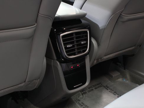 Used 2023 Lincoln Nautilus Reserve FWD image 43