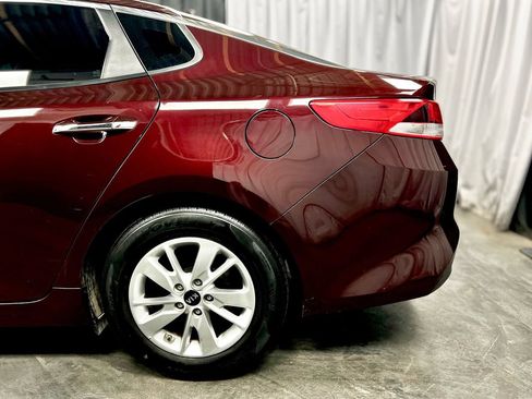Used 2018 Kia Optima LX image 10