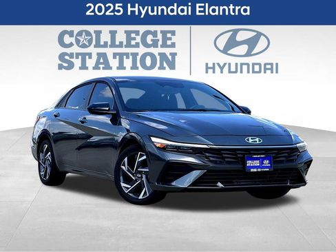 Used 2025 Hyundai Elantra Sport FWD image 1