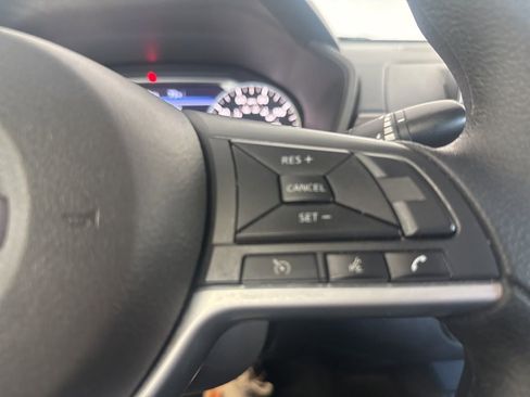 Used 2025 Nissan Altima 2.5 SV image 18