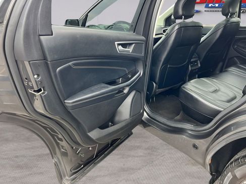 Used 2018 Ford Edge Titanium w/ Equipment Group 301A AWD/4WD image 13