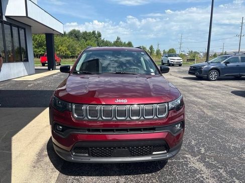 Used 2022 Jeep Compass Latitude AWD/4WD image 9