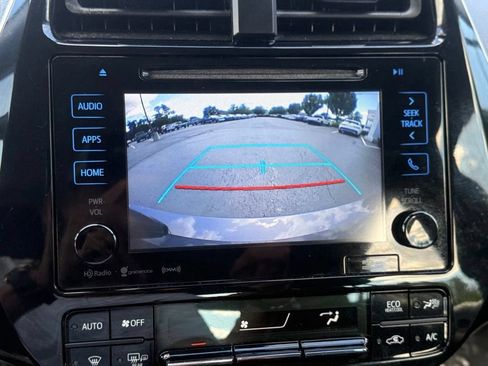 Used 2016 Toyota Prius Three Touring FWD image 21
