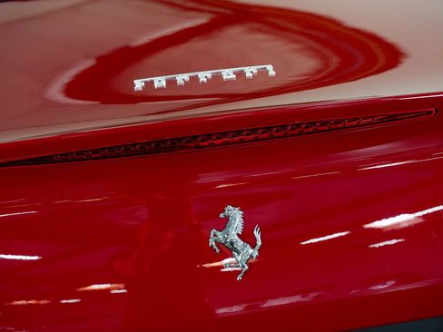 Used 2010 Ferrari California RWD image 21