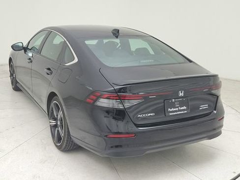 Used 2024 Honda Accord Sport image 4