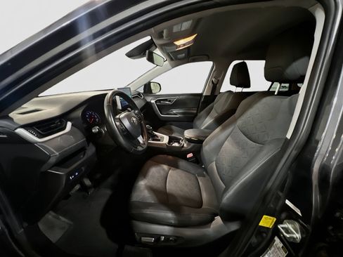 Used 2021 Toyota RAV4 XLE w/ Carpet Mat Package (TMS) FWD image 14