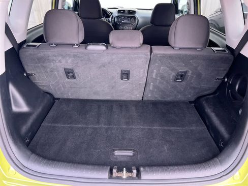 Used 2017 Kia Soul image 25