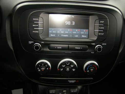 Used 2019 Kia Soul image 12