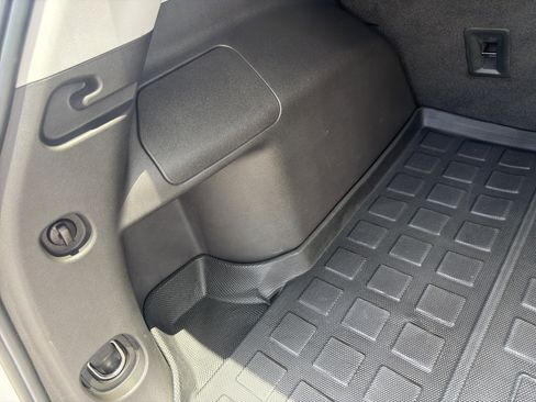 Used 2022 GMC Terrain SLE w/ Driver Convenience Package FWD image 22