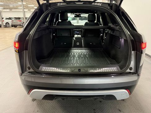 Used 2018 Land Rover Range Rover Velar R-Dynamic SE AWD/4WD image 22