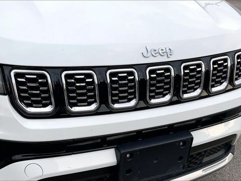 Used 2025 Jeep Compass Limited AWD/4WD image 28