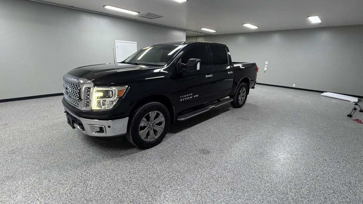 Used 2018 Nissan Titan SL w/ Texas Titan Edition AWD/4WD image 7