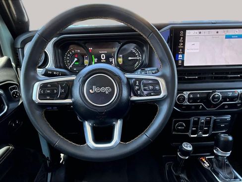 Used 2024 Jeep Wrangler Unlimited Sahara AWD/4WD image 6