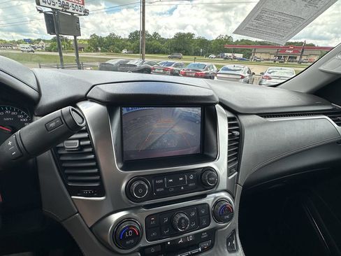 Used 2015 Chevrolet Suburban LT RWD image 15