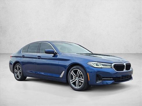 Used 2023 BMW 530i w/ Premium Package RWD image 3