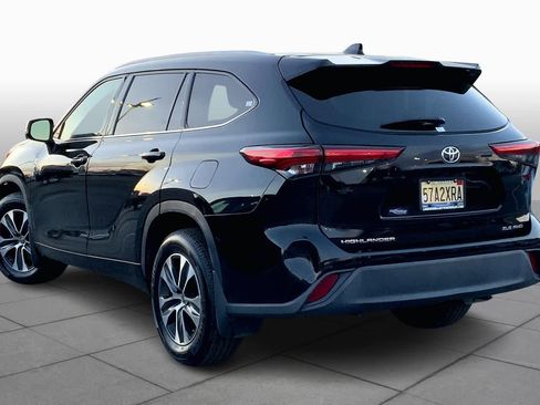 Used 2022 Toyota Highlander XLE image 13