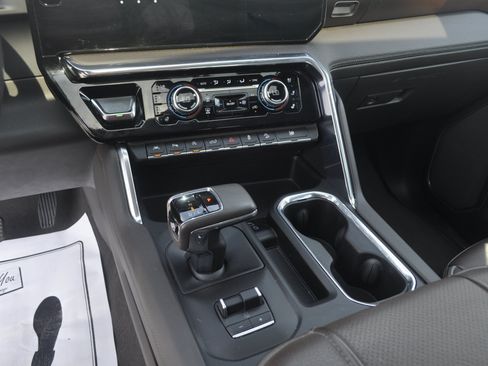 Used 2023 GMC Sierra 1500 Denali AWD/4WD image 23